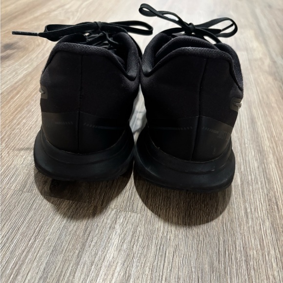 Women’s size 9 Nikes - Picture 3 of 6